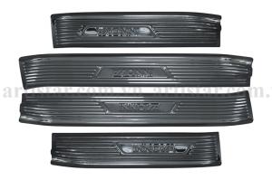 NẸP BƯỚC CHÂN TRONG INNOVA 2016 TITAN
